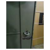 Heavy duty 5 drawer file cabinet, lockable by padlock. Drawers roll smooth.