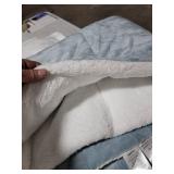 Amazon Basics Ultra-Soft Micromink Sherpa Comforter Bed Set - Tide Pool Blue, Full/Queen