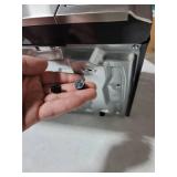 BLACK+DECKER Digital Microwave Oven with Turntable Push-Button Door, Child Safety Lock, Stainless Steel, 0.9 Cu Ft