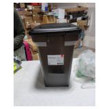 IRIS Premium Airtight Pet Food Storage Container, 42-Pounds, Smoke