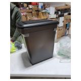 IRIS Premium Airtight Pet Food Storage Container, 42-Pounds, Smoke