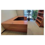 U Shaped Wooden Laminate Office Desk and Bookshelf