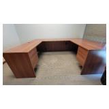 U Shaped Wooden Laminate Office Desk and Bookshelf