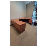 U Shaped Wooden Laminate Office Desk and Bookshelf