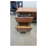 U Shaped Wooden Laminate Office Desk and Bookshelf