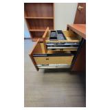 U Shaped Wooden Laminate Office Desk and Bookshelf