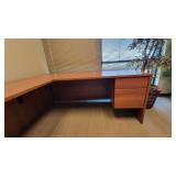 U Shaped Wooden Laminate Office Desk and Bookshelf