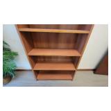 U Shaped Wooden Laminate Office Desk and Bookshelf