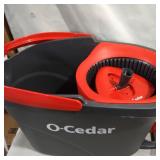 O- CEDER SPIN MOP W/ 2 CHANGEABLE MOP HEAD