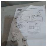 HOME ZONE KITCHEN LIVING 29L / 7.6 GAL PULL OUT UNDER COUNTER SINGLE BIN, BLACK