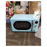 Galanz - Retro 0.7 Cu. Ft. Microwave - Bebop Blue