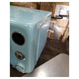 Galanz - Retro 0.7 Cu. Ft. Microwave - Bebop Blue