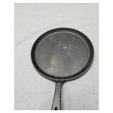 SET OF CAST IRON PANS