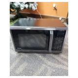 Toshiba ML2-EM09PA(BS) Microwave Oven with Smart Sensor, Position-Memory Turntable, Eco Mode, and Sound On/Off function, 0.9Cu.ft/900W, Black Stainless Steel, 0.9 Cu Ft