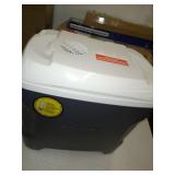 00050374 28 qt. Thermoelectric Electric Ice Chest