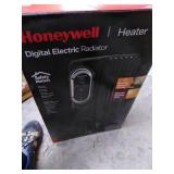 Honeywell HZ-789 EnergySmart Electric Oil Filled Radiator Whole Room Heater, Black, 24.45"H x 9.06"D x 13.74"W (HZ789)