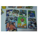 Lot of Vintage MLB Baseball Cards