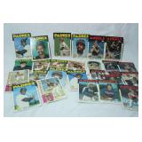 Lot of Vintage MLB Baseball Cards