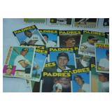 Lot of Vintage MLB Baseball Cards