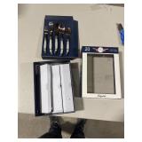 French Home 20 piece dinnerware