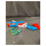 NERF DinoSquad Tricera-Blast Dart Blaster, Break-Open 3-Dart Loading, 12 Official Darts, Dart Storage, Triceratops Dinosaur Design