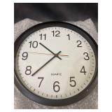 BLACK AND WHITE WALL CLOCK BATTERY OPERATED