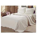 Blantyre Scalloped Edge White Cotton 3-piece Oversized Quilt Set Retail:$132.49