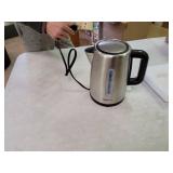 Amazon Basics Stainless Steel Fast, Portable Electric Hot Water Kettle for Tea and Coffee, 1.7-Liter, Silver