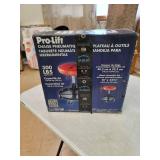 Pro-Lift C-3001 Pneumatic Chair with 300 lbs Capacity Black / Red