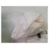 Queen Bedding, Random