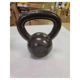 Amazon Basics Cast Iron Kettlebell - 25 Pounds, Black