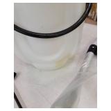 VIVOSUN 3.2 Gallon Lawn and Garden Wheeled Pump Compression Sprayer with Pressure Relief Valve, Labor-Saving Wheel Design