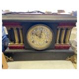 Seth Thomas mantle clock with key