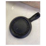 Pocket balance scales x2, superior fdry inc cast iron scoop with clothes line wood pins