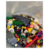 Misc lego figurines, aligators, horse,dinosaur and more.
