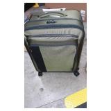 Briggs & Riley ZDX 26-Inch Expandable Spinner Suitcase in Hunter Green at Nordstrom