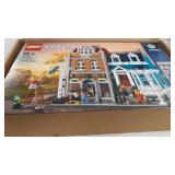 LEGO Creator Expert Bookshop 10270 Modular Building Kit, Big Set and Collectors Toy for Adults, (2,504 Pieces)