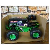 Monster Jam, Official Grave Digger Remote Control Truck 1:15 Scale, 2.4GHz