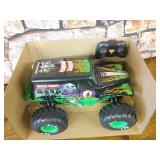Monster Jam, Official Grave Digger Remote Control Truck 1:15 Scale, 2.4GHz