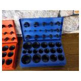 ORION MOTOR TECH 826pc Universal O Ring Assortment Kit in 32 Sizes | SAE and Metric O Ring Kit for Plumbing Automotive Faucet Repair More | Nitrile Rubber O Ring Set with 4 Pick & Hook