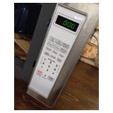 Farberware FMO11AHTPLB 1.1 Cu. Ft. 1000-Watt Microwave Oven with LED Lighting Cubic Feet, White/Platinum