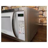 Farberware FMO11AHTPLB 1.1 Cu. Ft. 1000-Watt Microwave Oven with LED Lighting Cubic Feet, White/Platinum