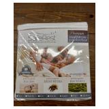 Premium Mattress Protector, Queen