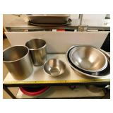 4 Mixing Bowls and 2 Bain Marie