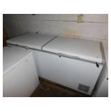 Avantco Chest Freezer w/Split Doors