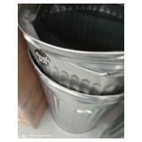 2 TOUGH GUY 2PYW6 31 GL Trash Cans