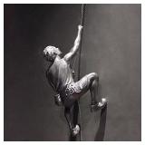 WINGOFFLY Resin Made Climbing Man Wall Art