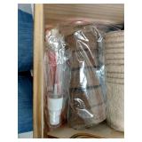 Hand-Mart 4 Pepper Seeds with Planter Box Starter Kit Indoors, Red/Green Spicy Yellow Round Green Pepper, Including Soil, Pots, 3 Garden-Tool, Pruner, Sprayer, Plant Labels, DIY Craft for Kids Adults