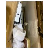 Mind Reader - 2 Tier Sit and Stand Desk XL - White