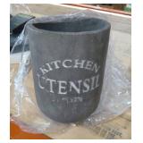 Kitchen Utensil Holder 6.9"/3.7 lb Large Farmhouse Utensil Crock for Countertop Resin Country Tool Utensil Storage Jar Caddy Organizer Kitchen Decor Housewarming Gift , Stable & No Wobbling, Gray